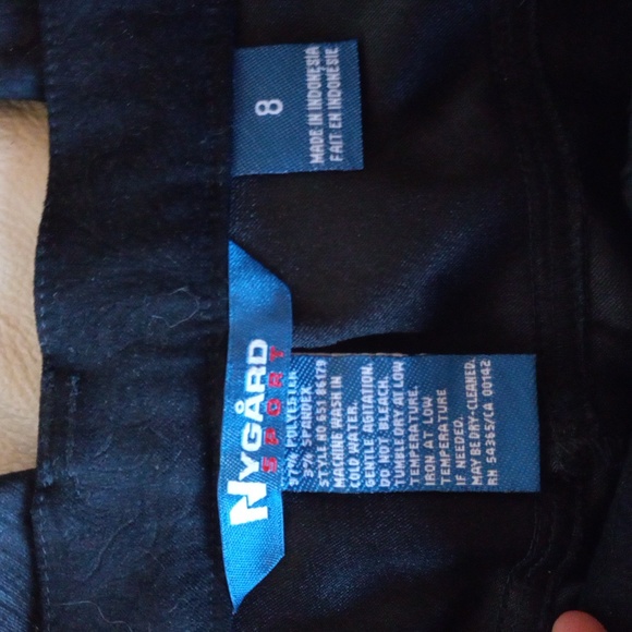 Nygard Sport Size 8 Black Pants Pretty Embossed Floral Women's 'Pants New W Tag - Picture 5 of 7